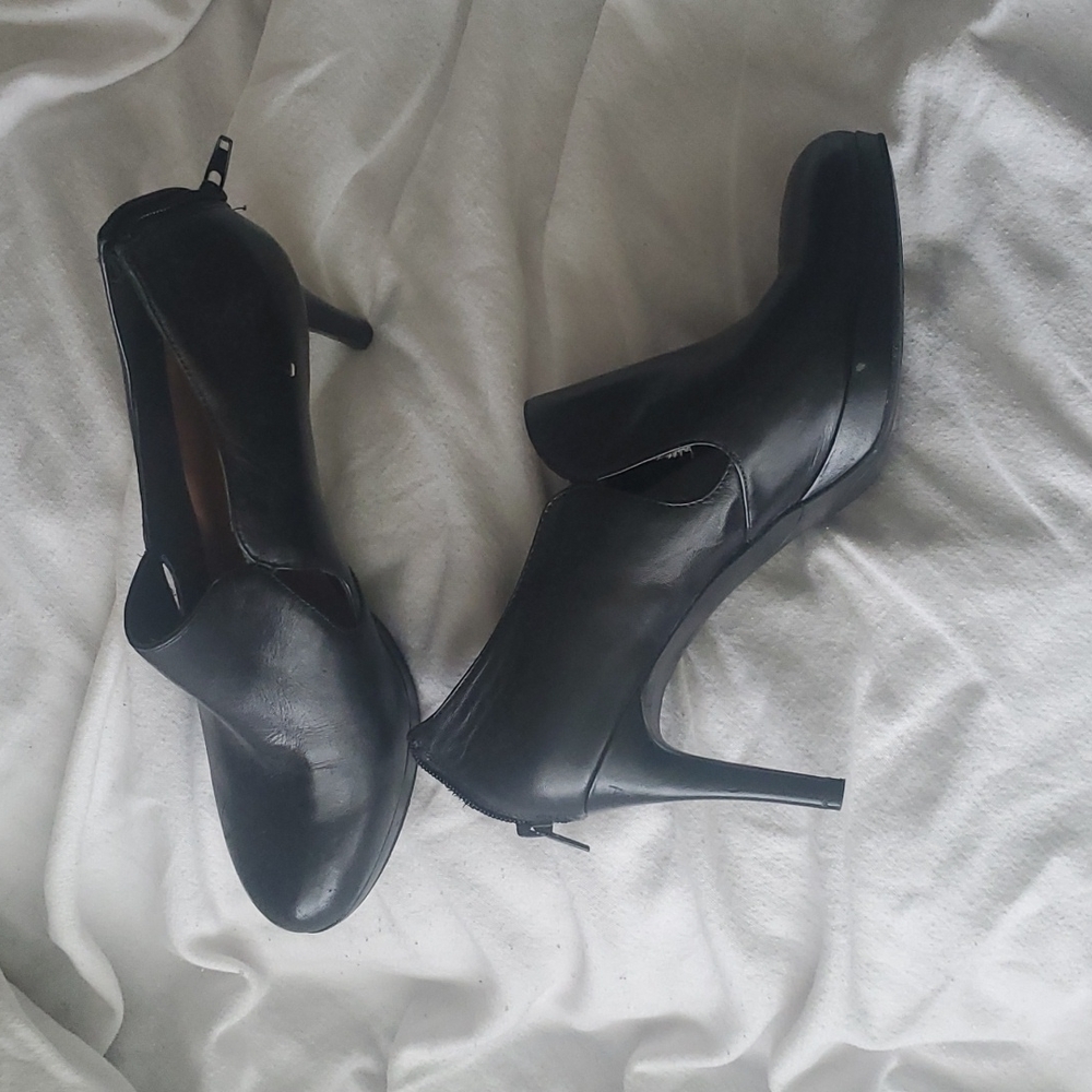 NINE WEST BOOTIES